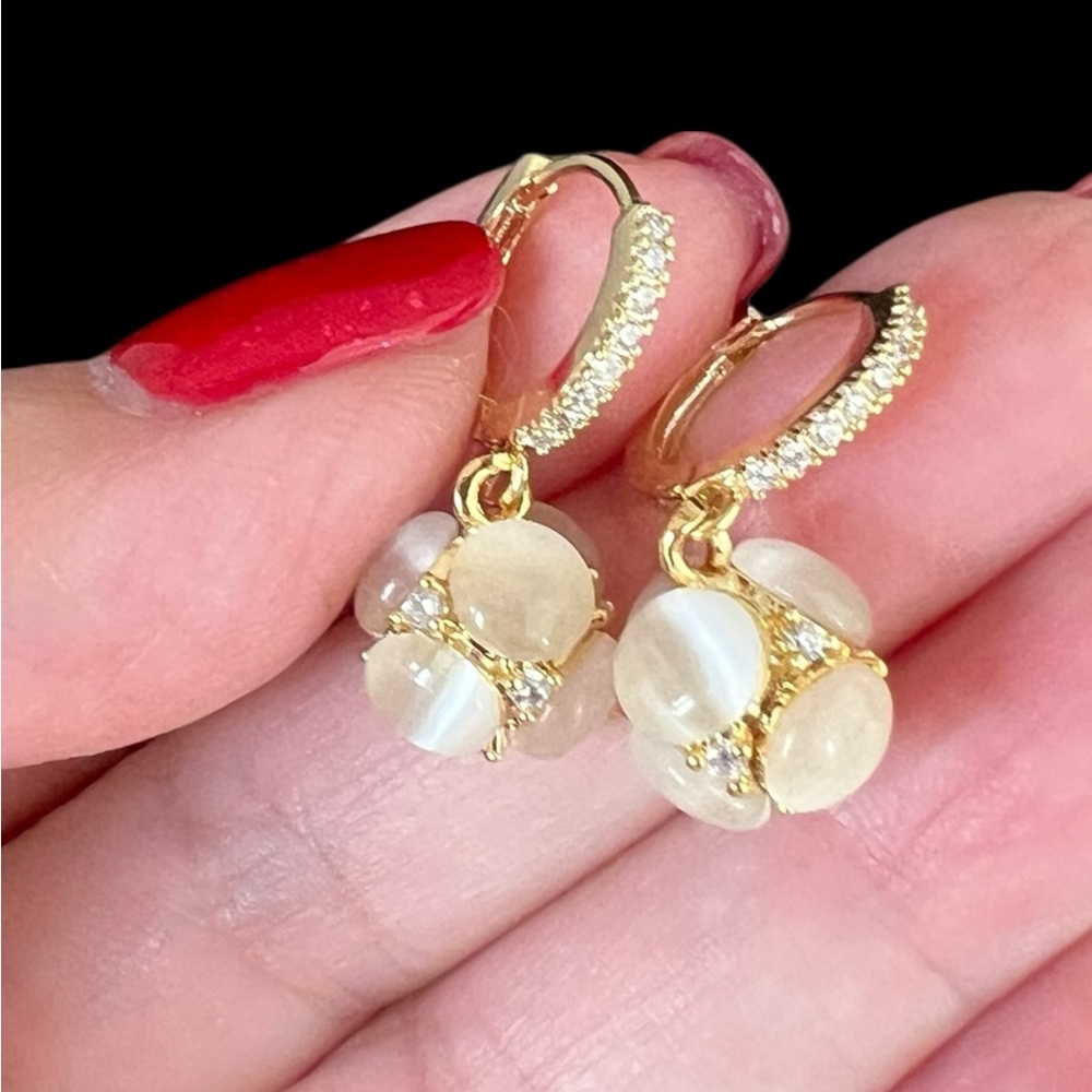 14 KGP moonstone earrings, NWOT
